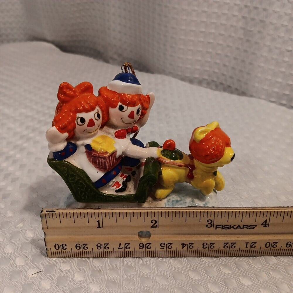 Schmid Raggedy Ann Andy Snowtime Frolic 1980 Vintage Christmas Tree Ornament - Picture 9 of 11